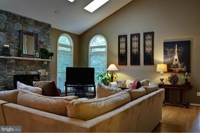 12626 Plow Ct, Fairfax, VA 22030 - photo 3