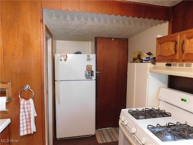 30051 Regent Rd, Wickliffe, OH 44092 - photo 6