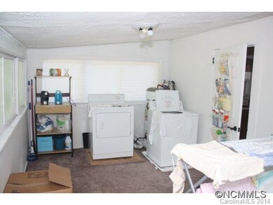 Bonus Room- W/D Hookups