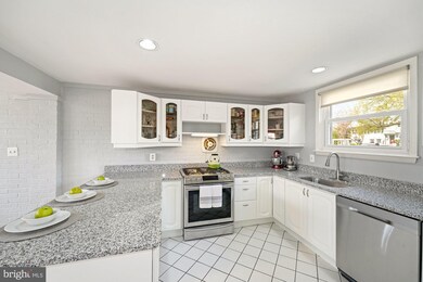 915 Croton Dr, Alexandria, VA 22308 - photo 4