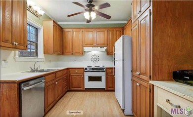 3554 Cedar St, Zachary, LA 70791 - photo 4