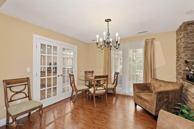 007_42_MEDFORD_BLVD_300620_554138