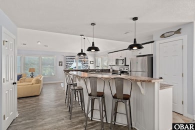 Extra Seating and Prep Island