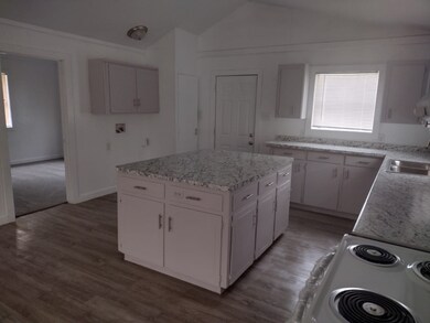 2600 Stadium Dr, Alvin, TX 77511 - photo 3