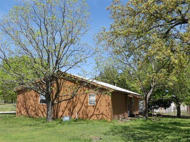 1820 Cr 3451 Rd, Paradise, TX 76073 - photo 4