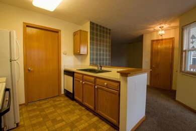 663 Millcrest Dr unit 663A, Marysville, OH 43040 - photo 6