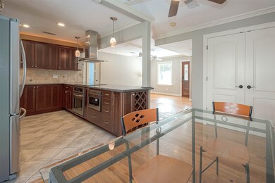 1910 Wakefield Dr, Houston, TX 77018 - photo 2