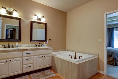 60725 Willow Creek Loop MLS-25