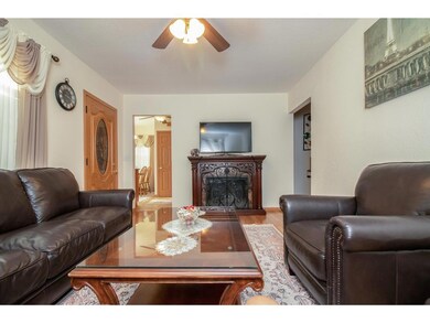2506 56th St, Des Moines, IA 50310 - photo 5