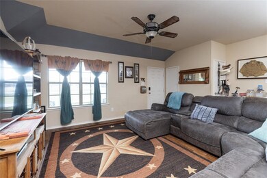 244 Oakley Cir, Weatherford, TX 76085 - photo 5