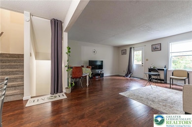 8315 Countryside Ln, Fogelsville, PA 18051 - photo 6