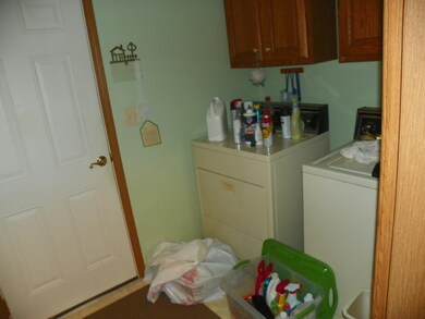 201 Cheyenne Dr, Wapakoneta, OH 45895 - photo 5