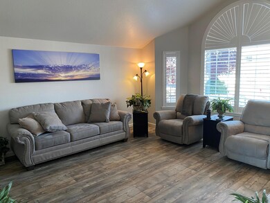 1040 Hopkins Rd, Central Point, OR 97502 - photo 5