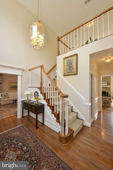 8517 Wolftrap Rd, Vienna, VA 22182 - photo 4