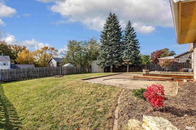 1033 W 58th St, Davenport, IA 52806 - photo 3