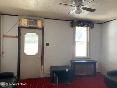 608 E Bertsch St, Lansford, PA 18232 - photo 3