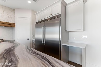17_3023 n 84th pl-15