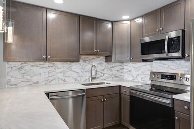 Edgewater Plaza Condominiums unit 2708, Chicago, IL 60640 - photo 4