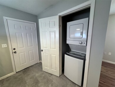 108 Neyland St unit A, Houston, TX 77022 - photo 5