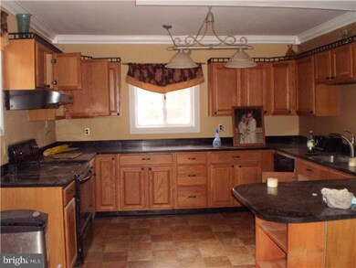 30 Midway Ave, Langhorne, PA 19047 - photo 2