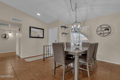 6-web-or-mls-1226-w-barrow-dr