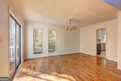 871 Lost Creek Cir, Stone Mountain, GA 30088 - photo 5