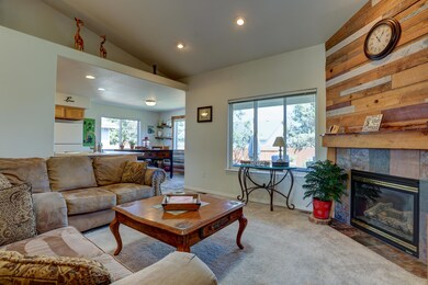 795 NE Quince Place MLS-15