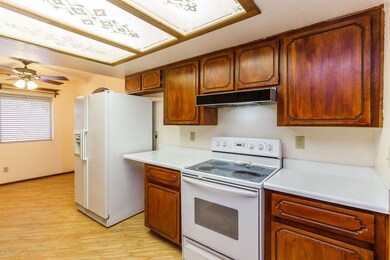 006_KITCHEN