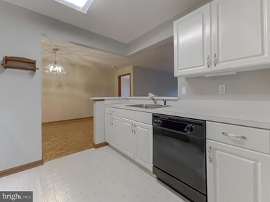 23140 Cobblestone Ln unit 204, California, MD 20619 - photo 6
