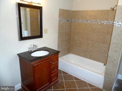 931 Robeson St, Reading, PA 19604 - photo 3