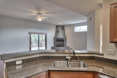 Kitchen/Living