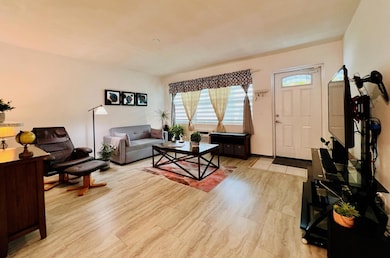 135 Dorchester F, West Palm Beach, FL 33417 - photo 4