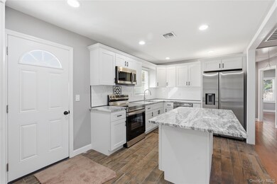 1068 Connetquot Ave, Central Islip, NY 11722 - photo 4