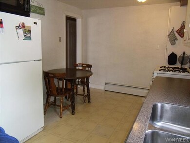 Kitchen NICE SIZE EAT IN KITCHEN