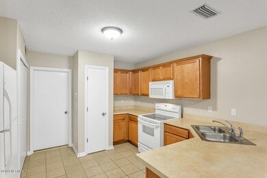 7713 Highchair Ln, Jacksonville, FL 32210 - photo 6