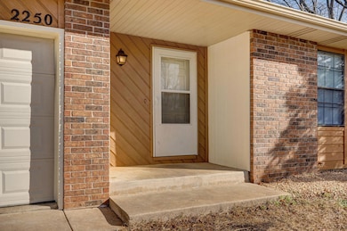 2250 S Nettleton Ave, Springfield, MO 65807 - photo 4