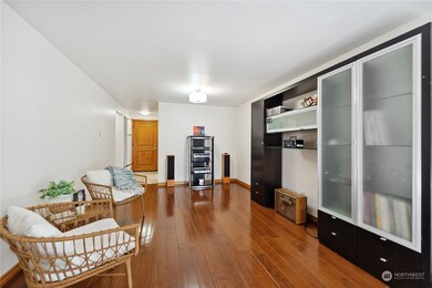 8911 Holly Dr unit 202, Everett, WA 98208 - photo 5