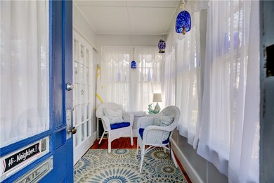 7 Warner St unit Front, Newport, RI 02840 - photo 2