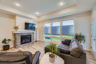 4873 127th Circle NE - MLS Sized - 012 - 05 Living Room.jpg