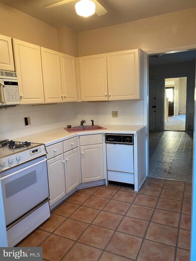 1347 Moss St, Reading, PA 19604 - photo 7