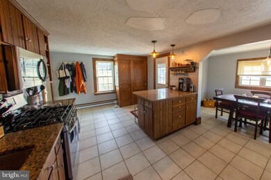 8047 Mentzer Gap Rd, Waynesboro, PA 17268 - photo 4