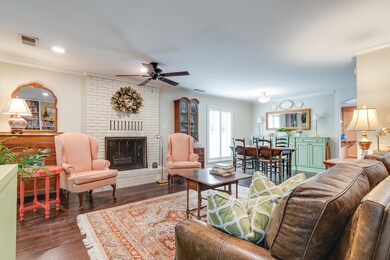 Great open plan for family or friends.