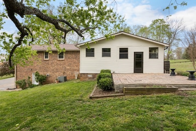 2560 Memorial Drive Extension, Clarksville, TN 37043 - photo 4