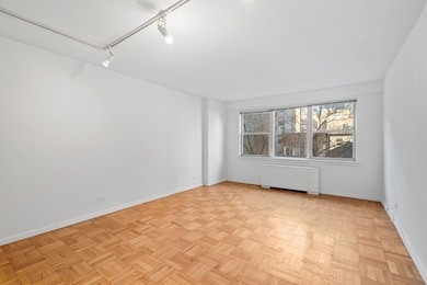 Warren House unit 6A, New York, NY 10016 - photo 5