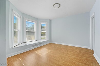 Front bonus room, ideal for family room or office. Faces front of the house