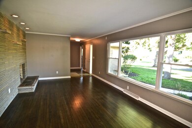Living Room/Front Entrance