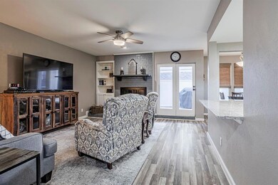 305 Oak Shadow Cir, Bedford, TX 76021 - photo 5