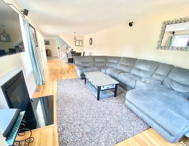 402 Old Bridge Ln unit 42, Bellingham, MA 02019 - photo 5