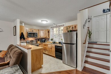 190 Oak Cir unit 2, Colchester, VT 05446 - photo 4