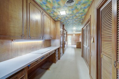 10211 Green Tree Rd, Houston, TX 77042 - photo 7